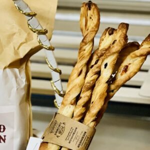 Sourdough garlic sticks (6)